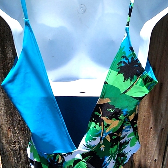 Aerie Onepiece Swimsuit  (XL) - Picture 7 of 9